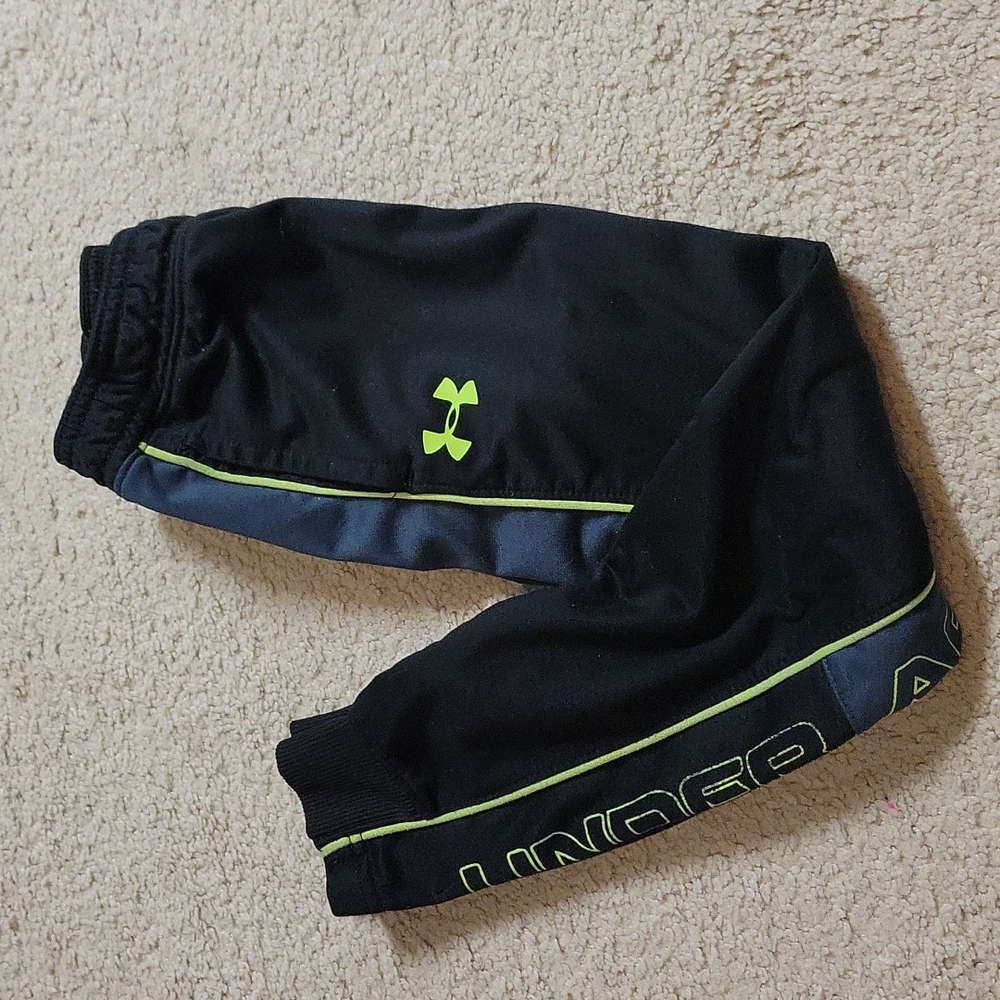 Boys size 5 Under Armour Velocity Jogger Pants